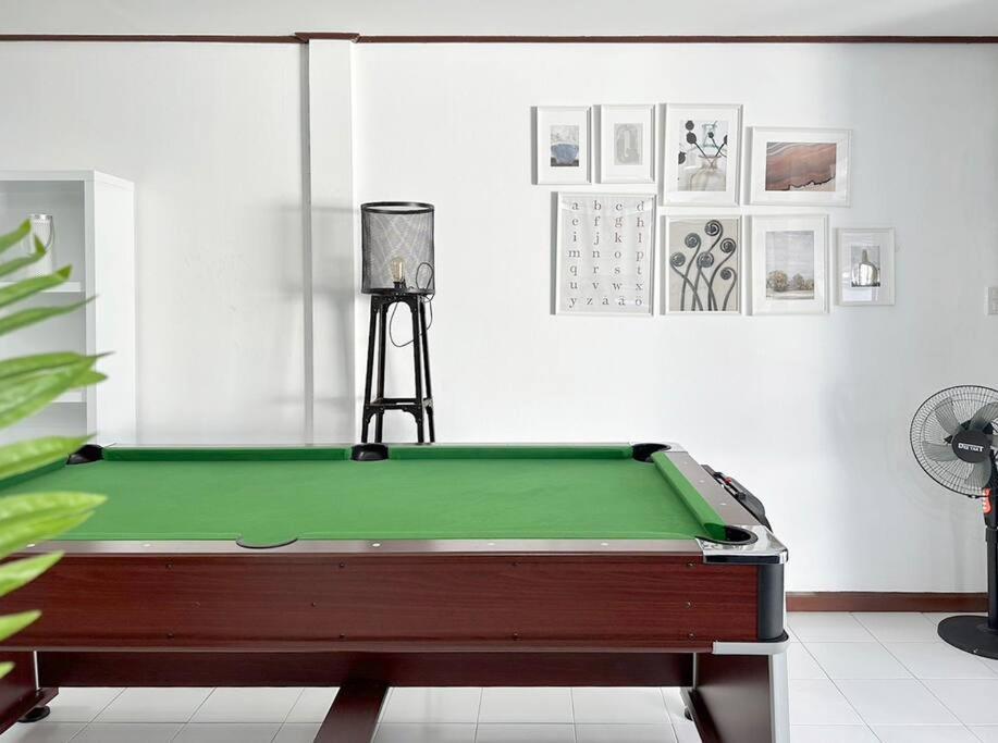 Miq Hk16 - 3br Huai Khwang Mrt With Pool Table Near Jodd Fair Villa *