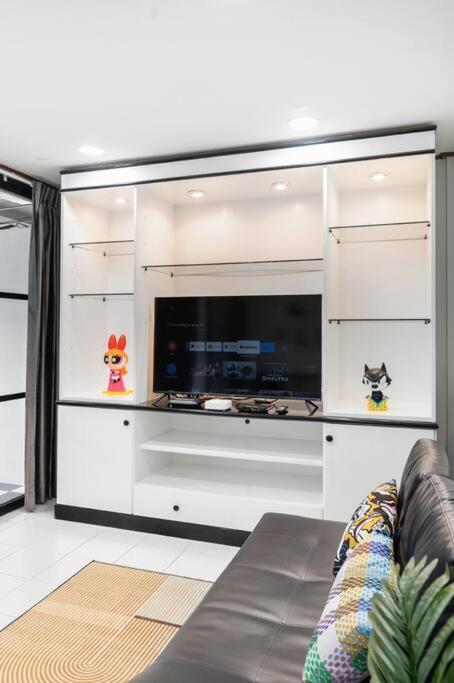 Villa Miq Hk16 - 3br Huai Khwang Mrt With Pool Table Near Jodd Fair